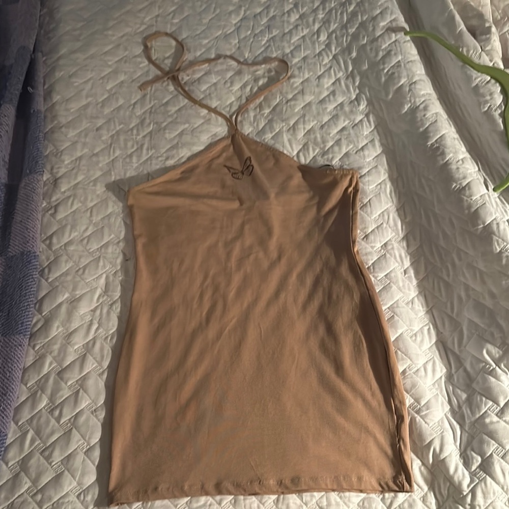 Cream Halter Sleeveless Tank Top with Backless Fitted Design